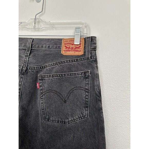 Levi's 501 Jeans Black Button Fly Frayed Hem Ankle High Rise Size 30x26 Waist 30 - Picture 6 of 10